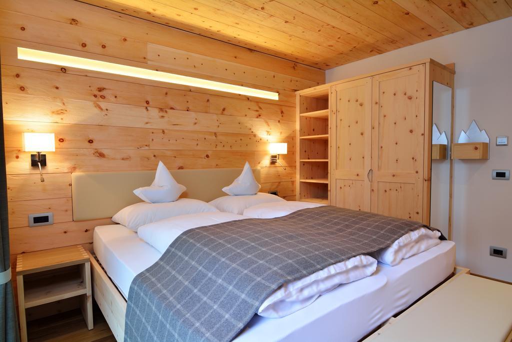 Chalet Elisabeth Dolomites Alpin & Charme Hotel Selva di Val Gardena Quarto foto